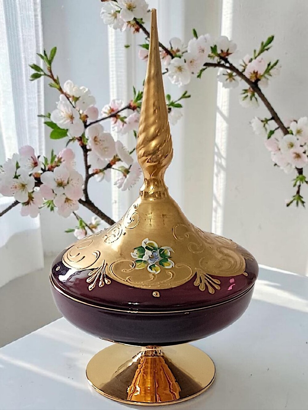 Vtg Amethyst Glass Trinket Dish Pedestal Finial Lid Vanity Gold Gilt Candy Jar